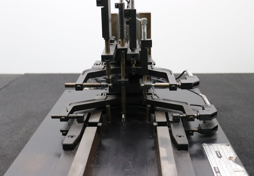 Bild des Artikels PEKAMS-Kontrollvorrichtung-für-Marposs:-7-Messstellen-an-Getrieberad-Messhalter