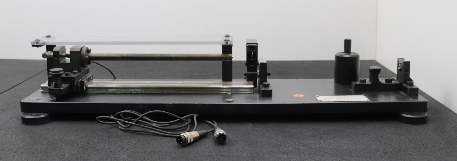 Bild des Artikels CADTECH-Bohrungs-Tiefenmessgerät-mit-THK-Führung-bis-Tiefe-von-300mm