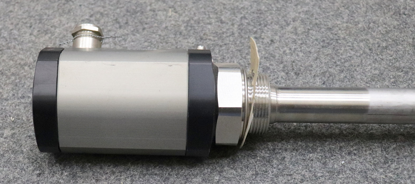 Bild des Artikels VEGA-Druckaufnehmer-Typ-D38G-0.4-EXB-Messlangen-Länge-2200mm-Drucksensor