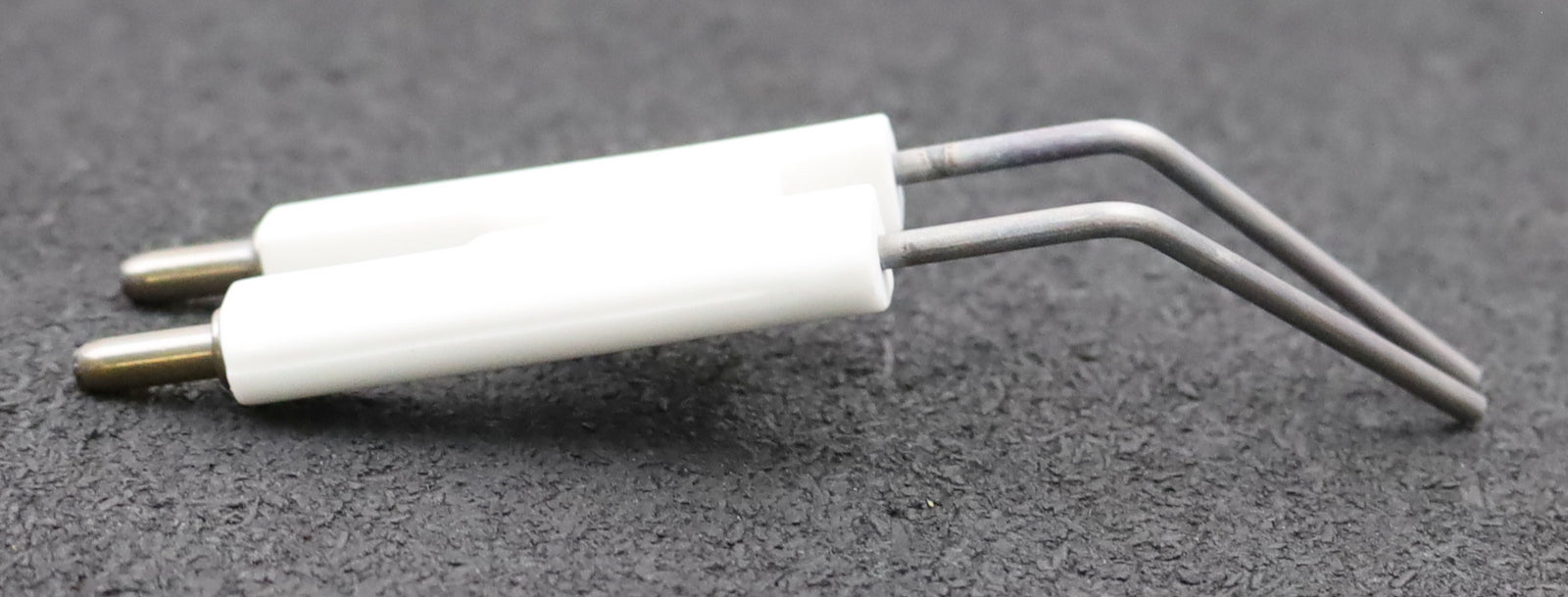 Bild des Artikels WEISHAUPT-2x-Zündelektrode-WL20/2-C-Best.Nr.-24121010047-unbenutzt