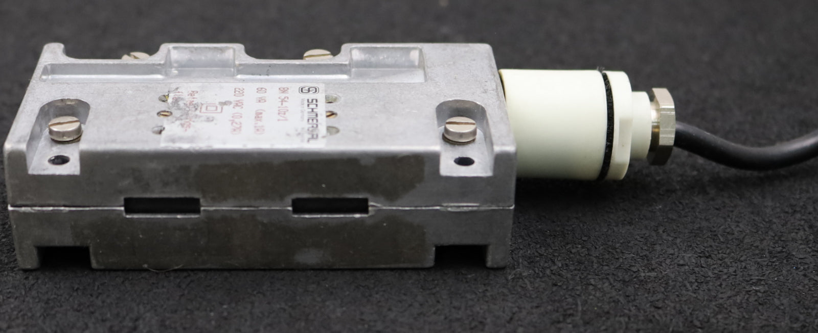 Bild des Artikels SCHMERSAL-Magnetschalter-Typ-BN-54-10Z/1-220VAC-für-Aufzug-Best.Nr.-77-113