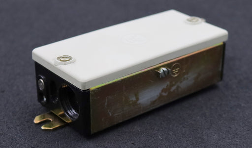 Bild des Artikels FANAL-Grenztaster-Typ-ER-43-220V/4A-380V/1A-500V/0,5A-IP50-für-Steuerschieber