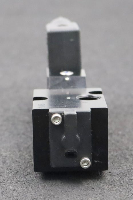 Bild des Artikels VERSA-4-Wege-Ventil-CGS-4292-NB3-C19-HC-D024-G-1/4-1,8-8bar-11W-gebraucht