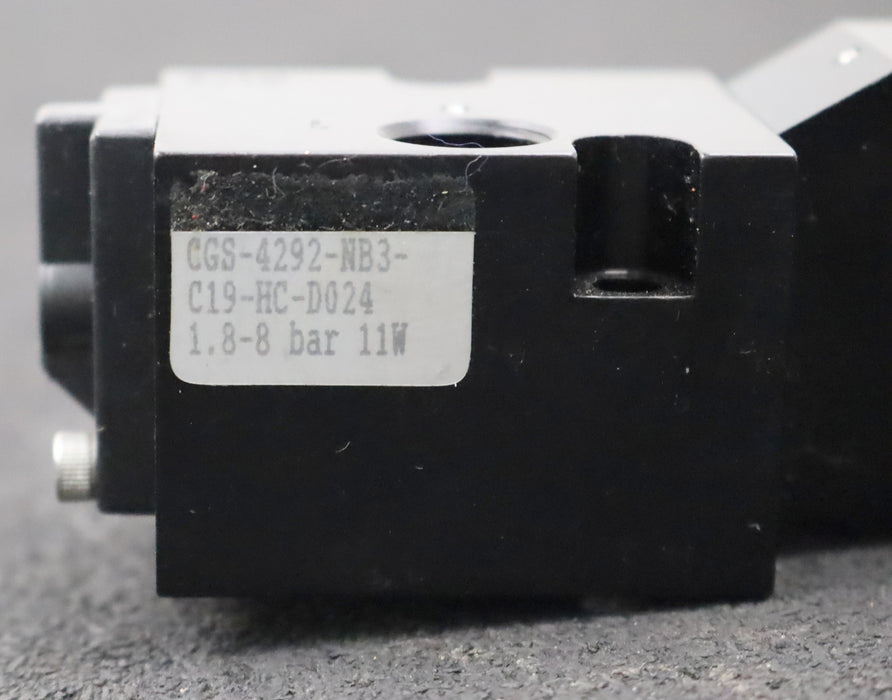 Bild des Artikels VERSA-4-Wege-Ventil-CGS-4292-NB3-C19-HC-D024-G-1/4-1,8-8bar-11W-gebraucht
