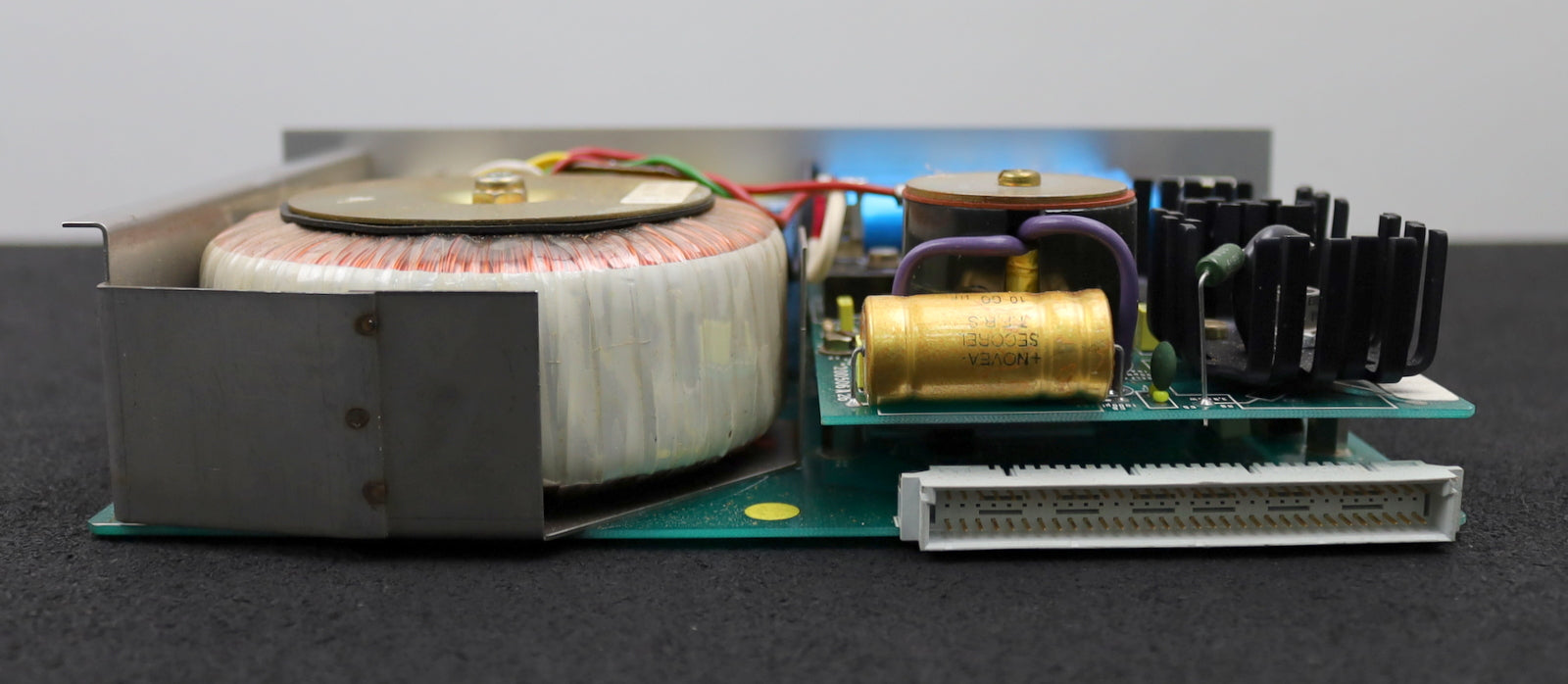 Bild des Artikels NUM-Netzteil-Alimentation-220V-50Hz-mit-Platinen-200504-A26-200506-A26