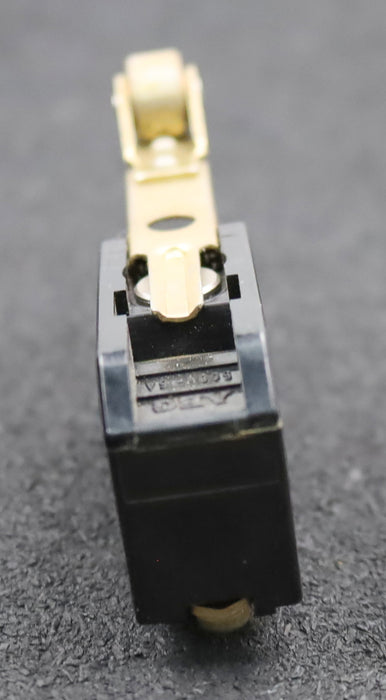 Bild des Artikels AEG-Rollen-Endschalter-910-161-511-00-YH6.11-6A-500VAC-unbenutzt