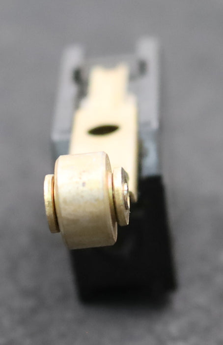 Bild des Artikels AEG-Rollen-Endschalter-910-161-511-00-YH6.11-6A-500VAC-unbenutzt
