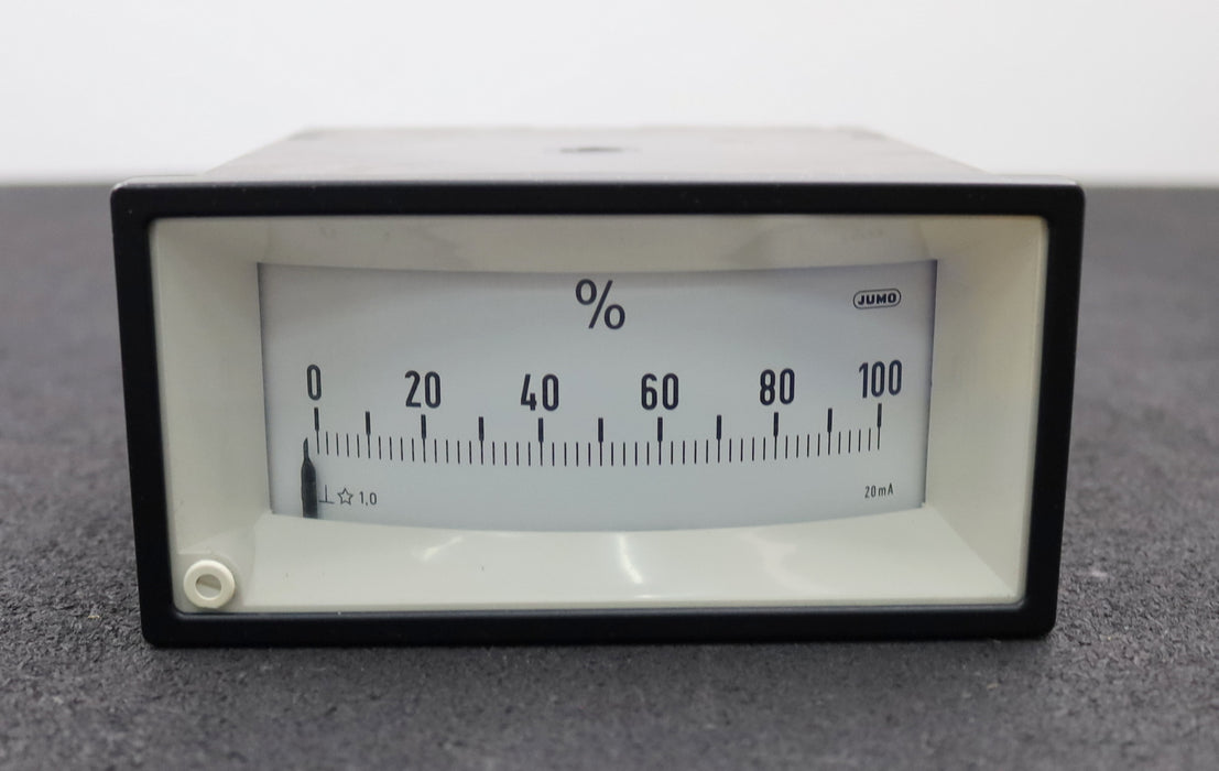 Bild des Artikels JUMO-Einbaumessgerät-20mA-0-100%-1,0-Art.Nr.-91091141-Einbaumaße-140x70x180mm