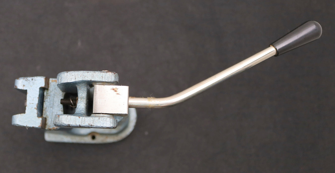 Bild des Artikels FREI-/-PMA-Kniehebelpresse-API-BI-Hub-40mm-Höhenverstellung-von-0-100mm