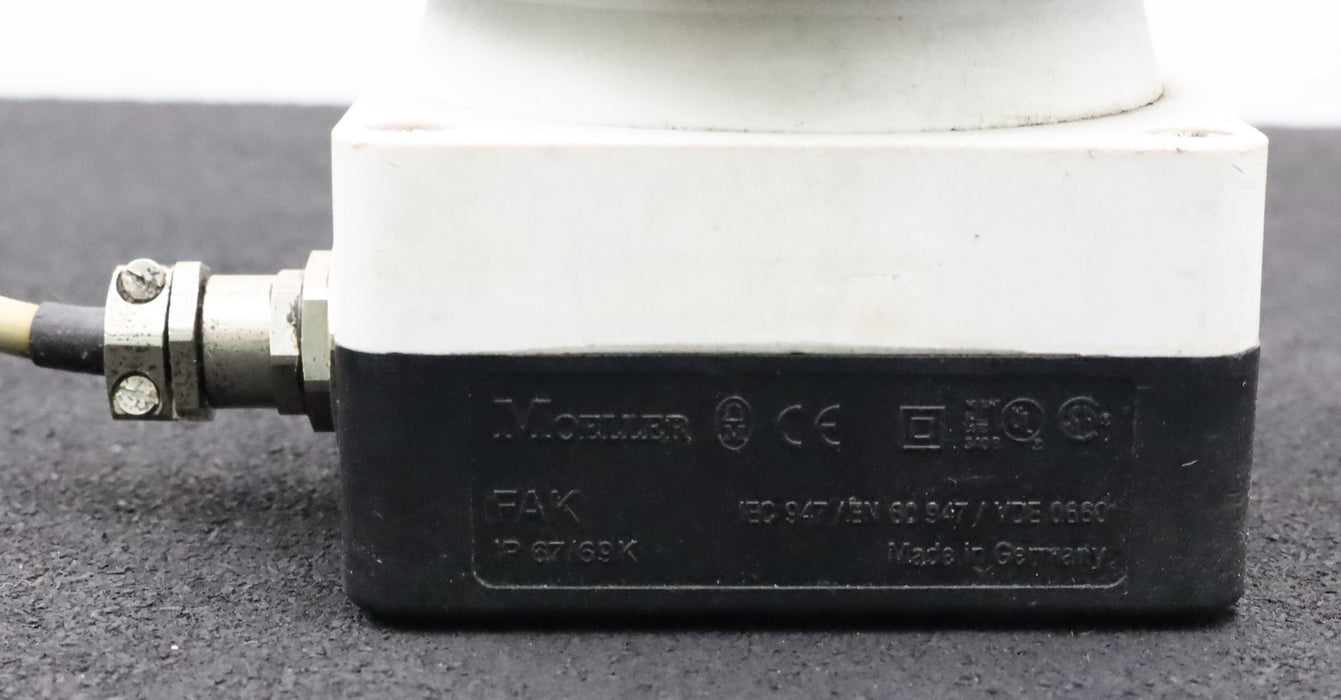 Bild des Artikels MÖLLER-Fuß--und-Grobhandtaster-FAK-IP67,-IP69K-nach-IEC/EN60947-gebraucht