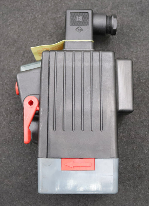 Bild des Artikels GEMÜ-Magnetventil-Typ-205-10D-2-114123050/60-0101-P-6bar-230V-50/60Hz-95W-DN10