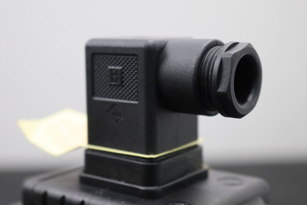 Bild des Artikels GEMÜ-Magnetventil-Typ-205-10D-P-6bar-230V-50/60Hz-DN10-Di16-PN6-unbenutzt