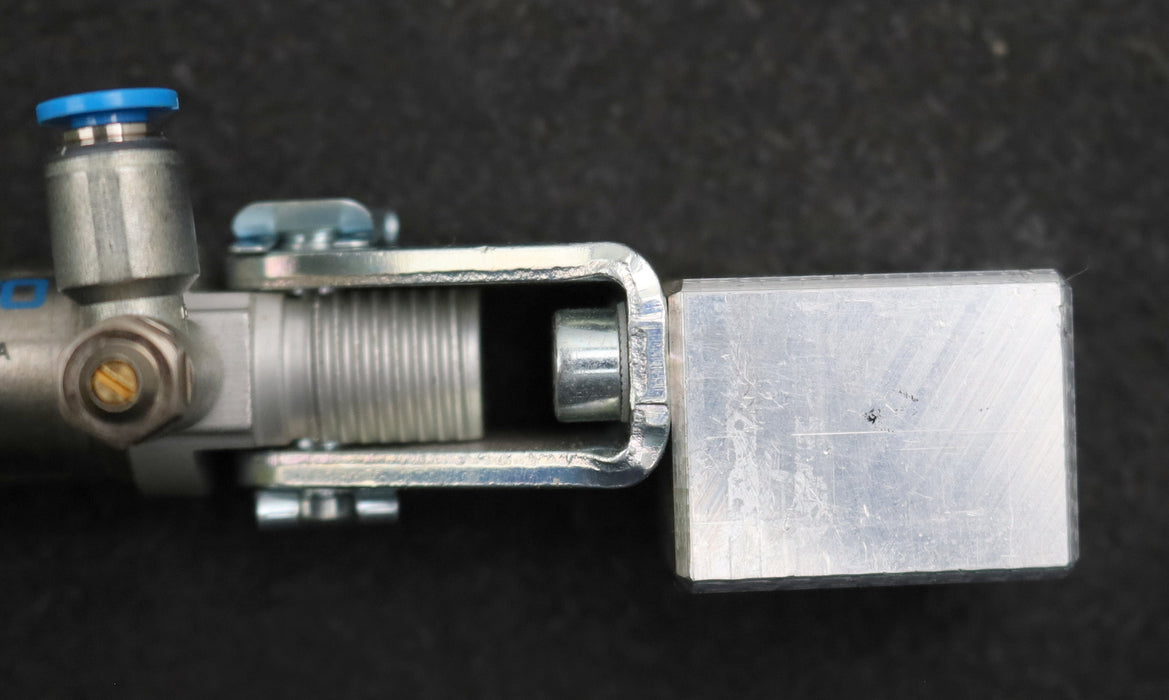 Bild des Artikels FESTO-Norm-Zylinder-ESNU-16-25-P-A-Mat.-Nr.-19264-einfachwirkend-KolbenØ-16mm