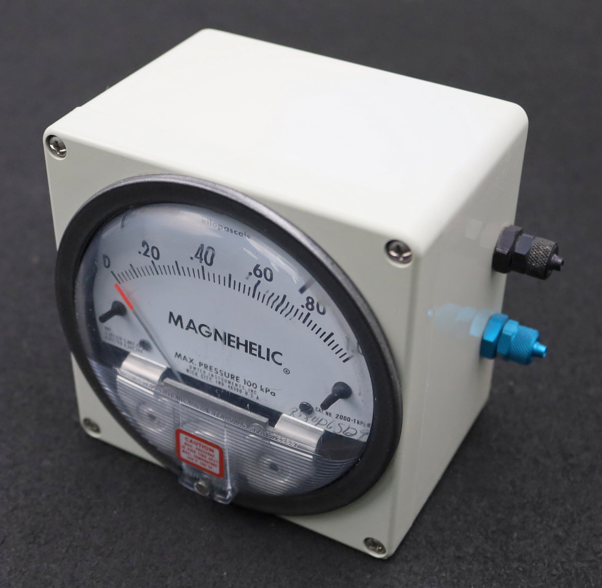 TECHMARK MAGNEHELIC Differenzdruckmesser TM 200 1kPa max. 100kPa used ...