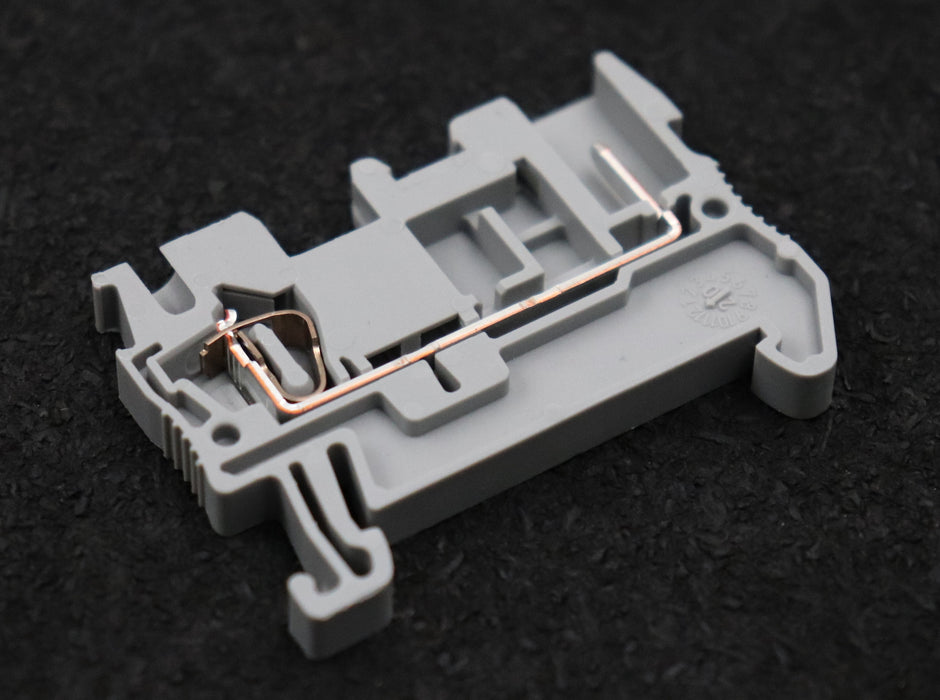 Bild des Artikels PHOENIX-CONTACT-26x-Durchgangsklemme-Art.Nr.-3040012-ST-2,5/1P-unbenutzt-in-OVP