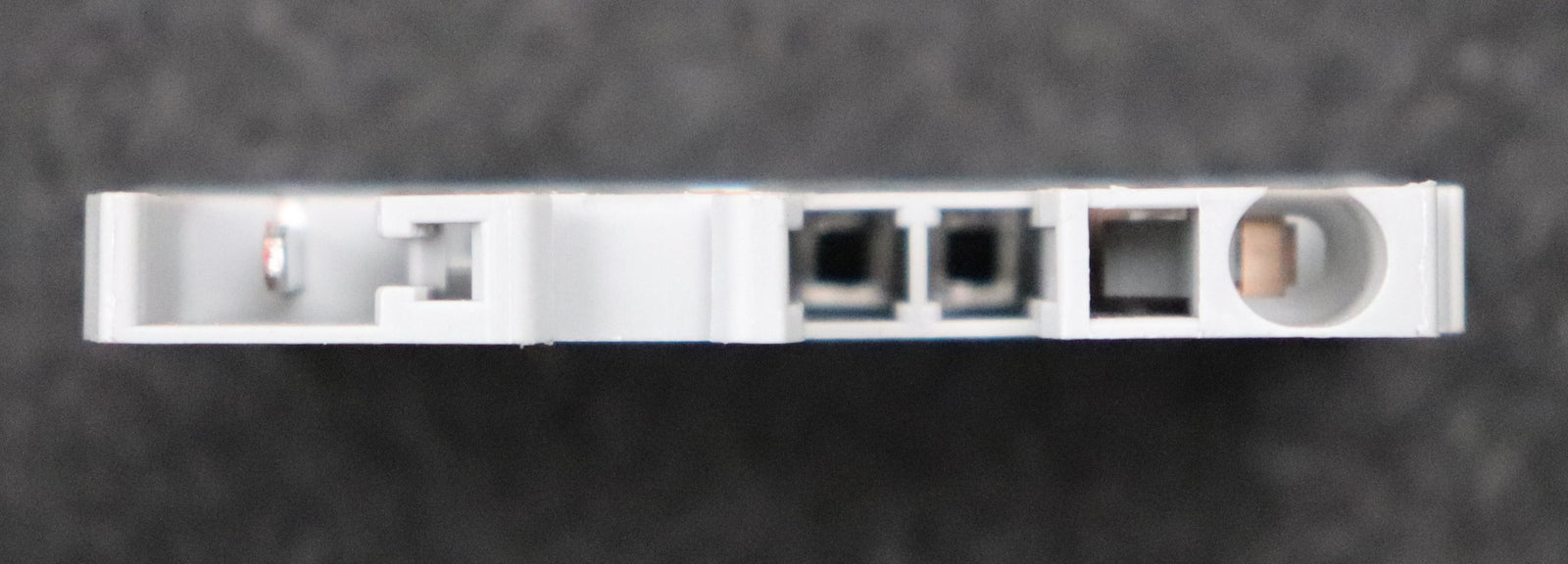 Bild des Artikels PHOENIX-CONTACT-26x-Durchgangsklemme-Art.Nr.-3040012-ST-2,5/1P-unbenutzt-in-OVP