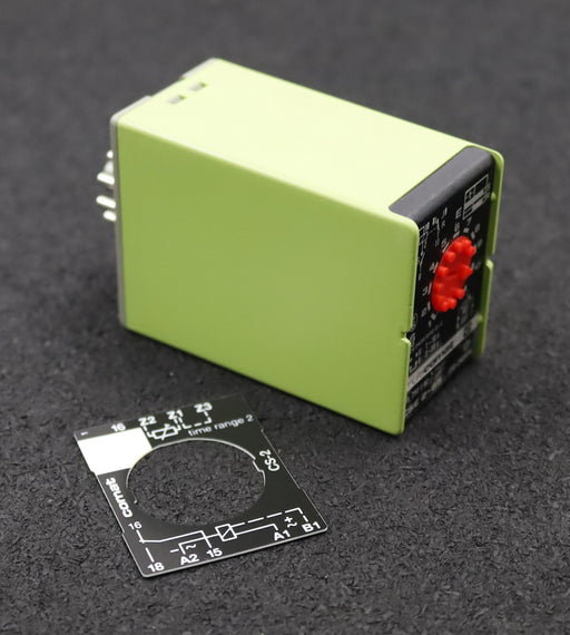 Bild des Artikels MULTICOMAT-Zeitrelais-CSE-2-65-einstellbar-1-10sec-/-3-30sec-6A-250VAC
