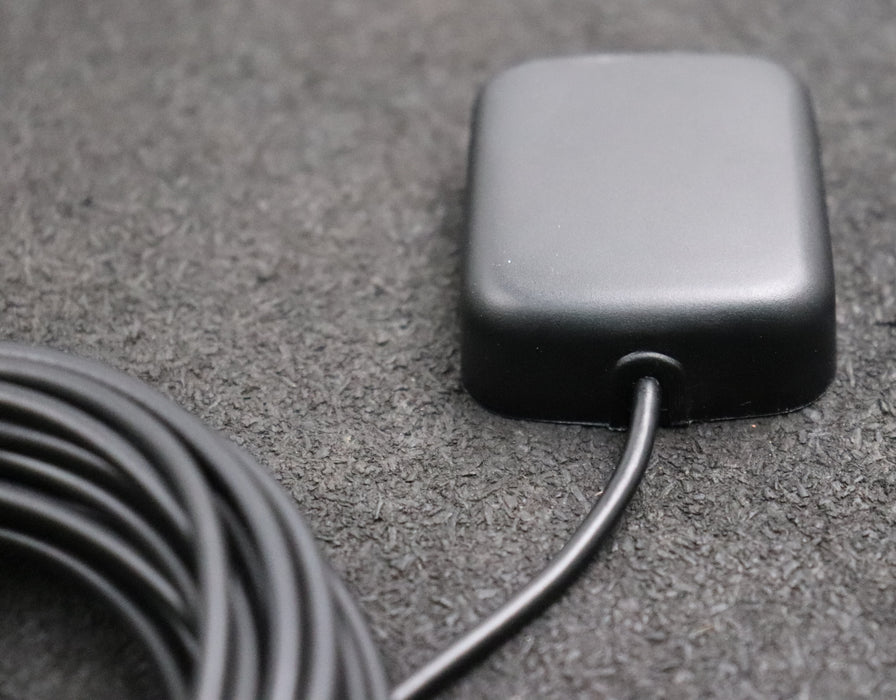 Bild des Artikels PANORAMA-ANTENNAS-GPS-Haftmagnetantenne-GPSME-6SP-6m-Kabel-mit-SMAP-Stecker-26dB