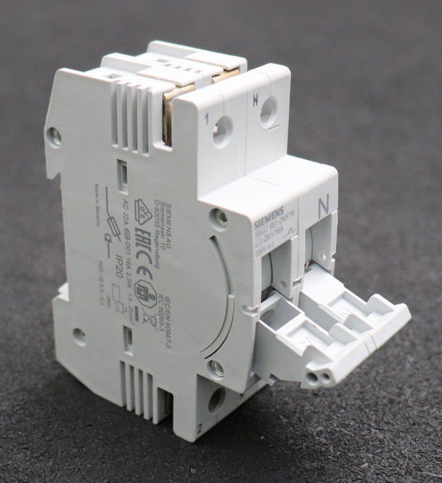 Bild des Artikels SIEMENS-Sicherungslasttrennschalter-5SG7651-0KK16-22VAC-16A-2,5W-IP20-unbenutzt