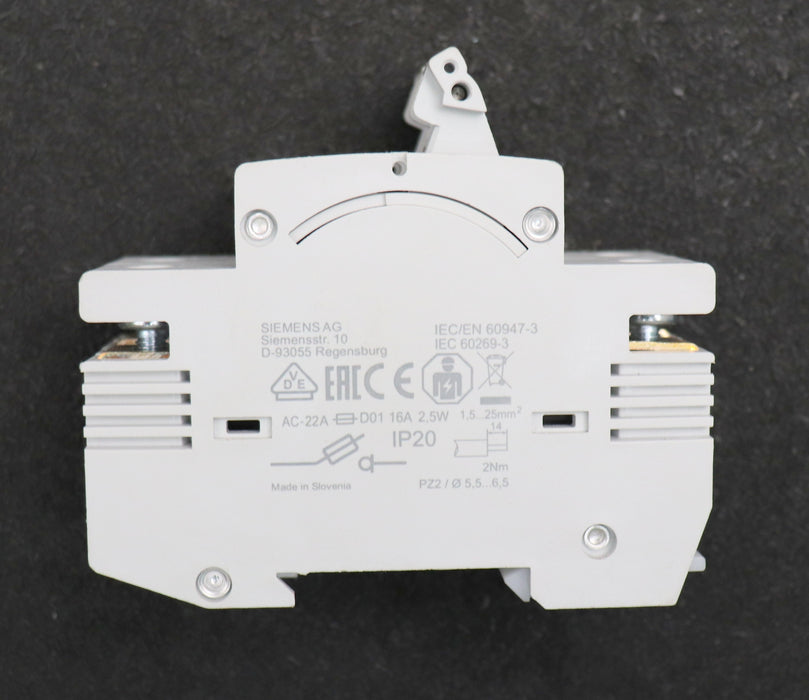 Bild des Artikels SIEMENS-Sicherungslasttrennschalter-5SG7651-0KK16-22VAC-16A-2,5W-IP20-unbenutzt