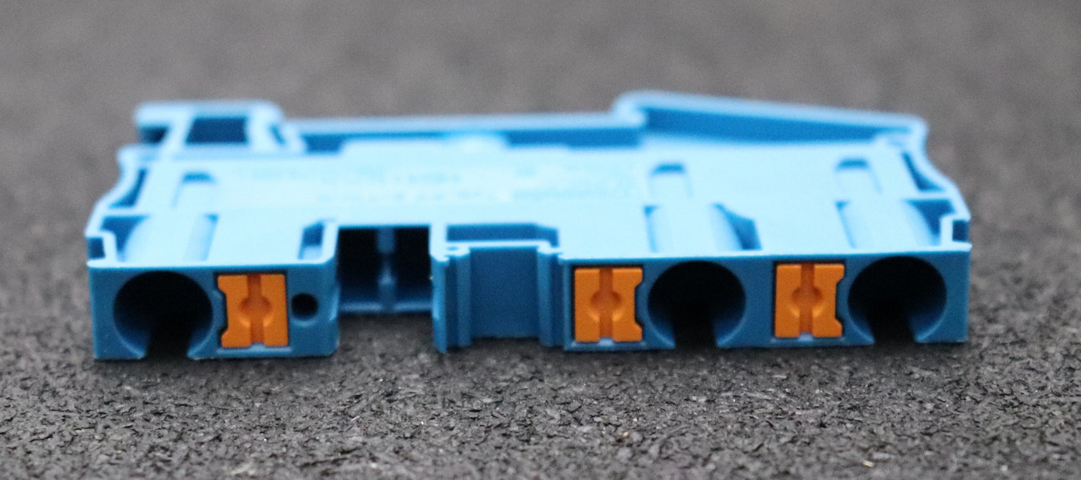 Bild des Artikels PHOENIX-CONTACT-35x-Durchgangsklemmen-blau-Typ-PT-6-TWIN-BU-Best.Nr.-3211485