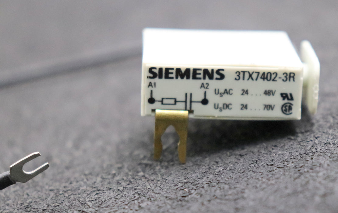 Bild des Artikels SIEMENS-17x-Überspannungsschutz-3TX7402-3R-24…48VAC-24…70VDC-unbenutzt