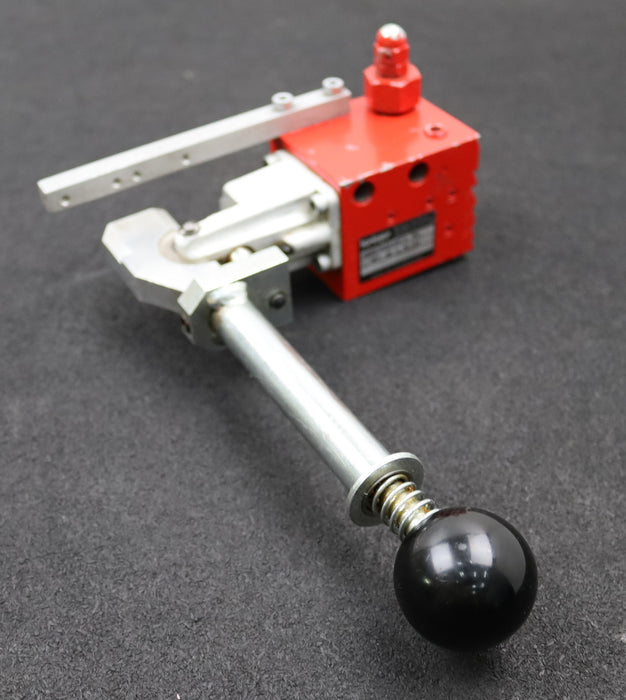 Bild des Artikels BEHRINGER-Handsteuerventil-komplett-I.-Nr.-16.56.165-für-ZIPPO-Hebebühne-1621