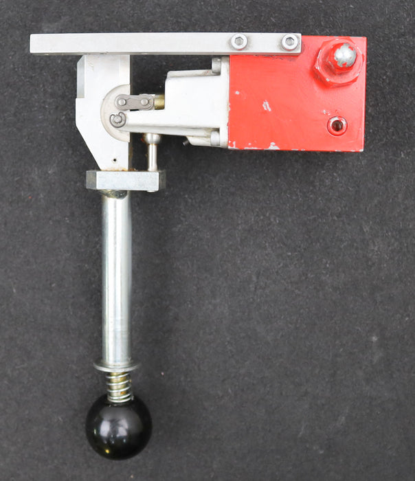 Bild des Artikels BEHRINGER-Handsteuerventil-komplett-I.-Nr.-16.56.165-für-ZIPPO-Hebebühne-1621