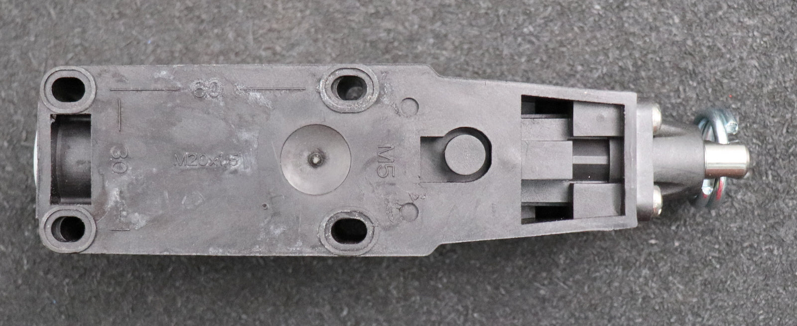 Bild des Artikels SCHMERSAL-Seilzug-Notaus-Schalter-TQ-700-11-S-AC-15/DC-13-IP67-Uimp=-6kV