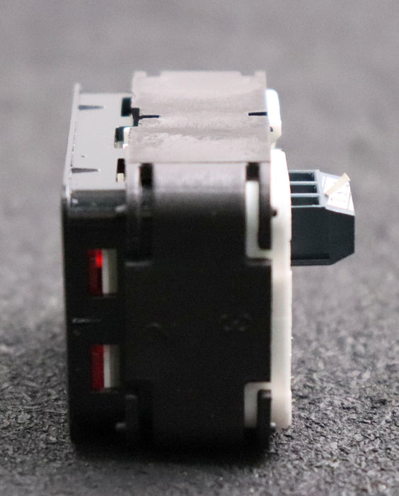 Bild des Artikels VESTNER-AUFZUG-Taster-Tür-zu-LED-Rot-24V-Art.Nr.-1090370-mit-Microschalter