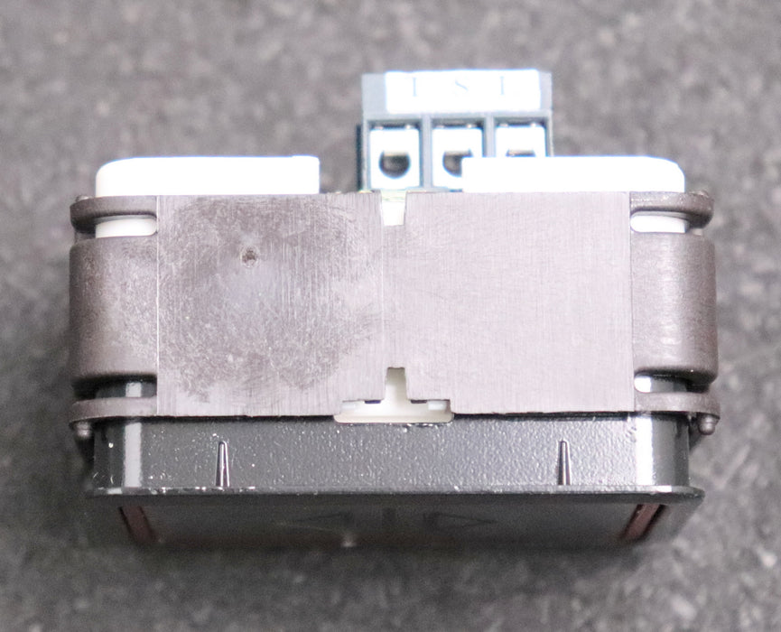 Bild des Artikels VESTNER-AUFZUG-Taster-Tür-auf-LED-Rot-24V-Art.Nr.-1090369-mit-Microschalter