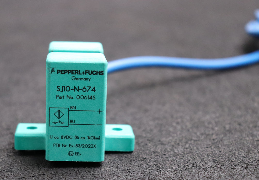 Bild des Artikels PEPPERL+FUCHS-Induktiver-Schlitzsensor-Hersteller-Artikel-Nr.:-SJ10-N-674