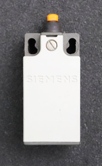 Bild des Artikels SIEMENS-Positionsschalter-3SE3200-1C-500VAC-6A/220V-IP65-gebraucht