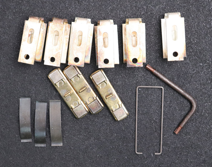 Bild des Artikels AEG-Hauptschaltstücksatz-Typ-LS-177-E-Nr-910-392-264-00-unbenutzt-in-OVP