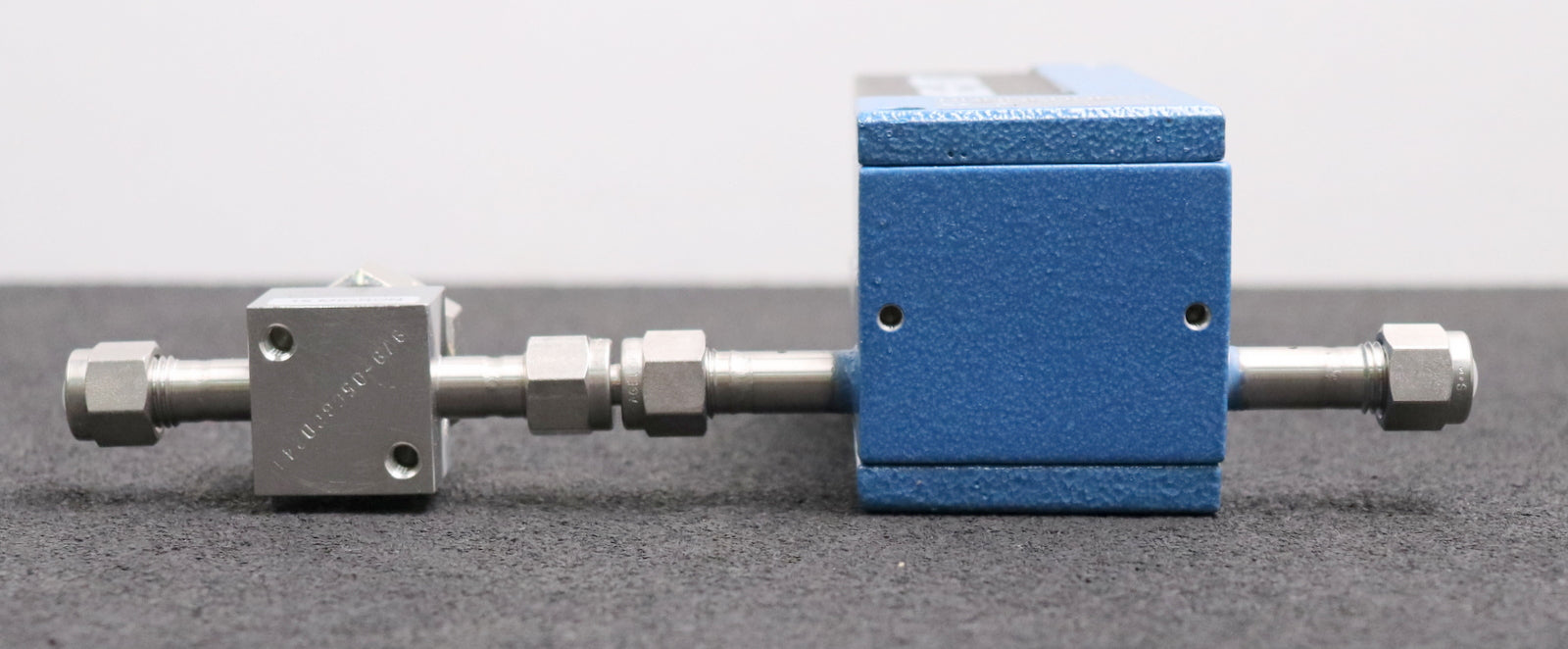 Bild des Artikels BRONKHORST-LIQUI-FLOW-Massedurchflussmesser-Type-L1-FDC-22-0-Flow-60g/h-CH2CI2