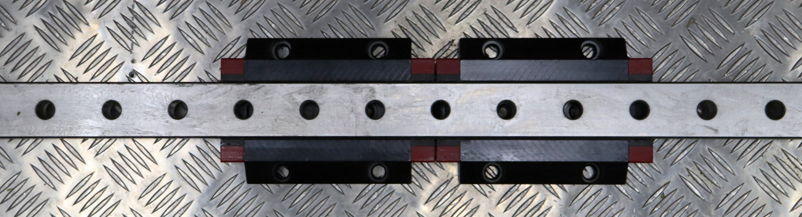 Bild des Artikels SCHNEEBERGER-Profilschienenführung-MR45-B2-1810-38,-75-38,-75-G1-V3-S0