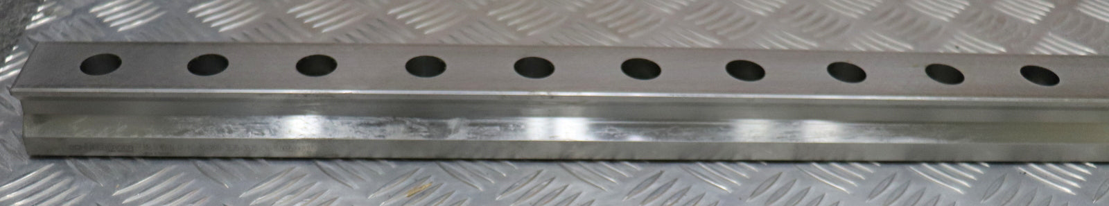 Bild des Artikels SCHNEEBERGER-Profilschienenführung-MR45-B2-1810-38,-75-38,-75-G1-V3-S0