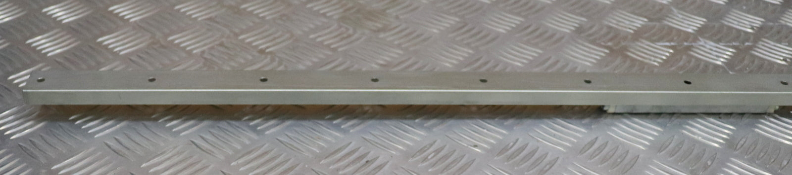 Bild des Artikels ROLLON-Rollenführung-Läufer-CS28-125-2Z-Schiene-TLV28-Länge-2100mm-unbenutzt