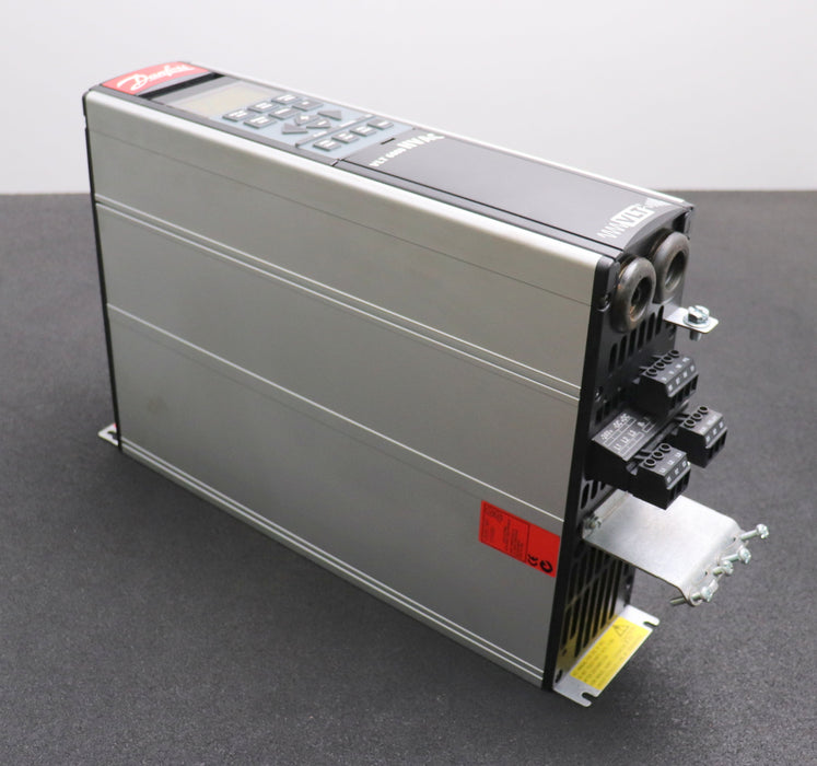 Bild des Artikels DANFOSS-Frequenzumformer-VLT-6000-HVAC-VLT6004HT4B20STR3DLF00-Art.Nr.-175Z7006