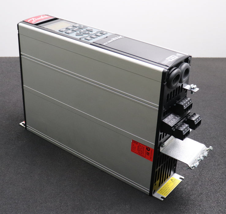 Bild des Artikels DANFOSS-Frequenzumformer-VLT-6000-HVAC-VLT6004HT4B20STR3D0F00A00C0