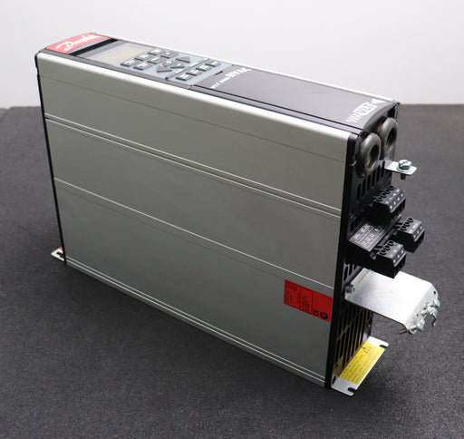 Bild des Artikels DANFOSS-Frequenzumformer-VLT-6000-HVAC-VLT6002HT4B20STR3DLF00-Art.Nr.-175Z7004