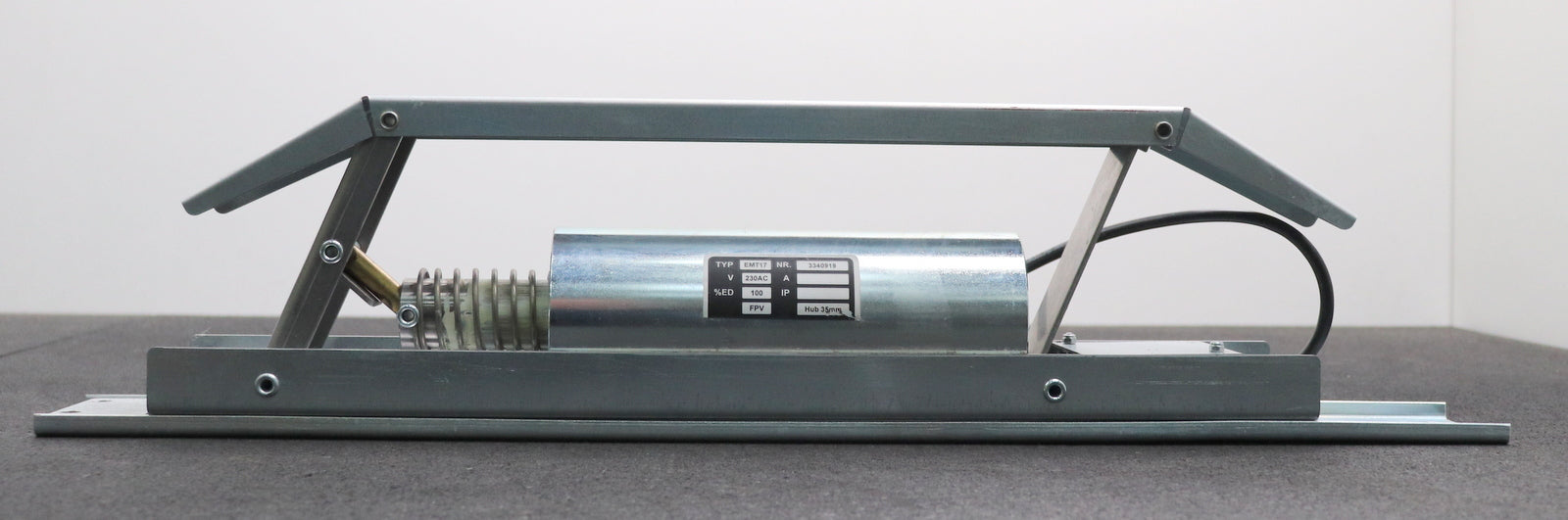 Bild des Artikels SCHMIDT-AUFZUG-/-HAUER-Magnetverriegelungskurve-Typ-EMT17-230VAC-FPV-Hub-35mm