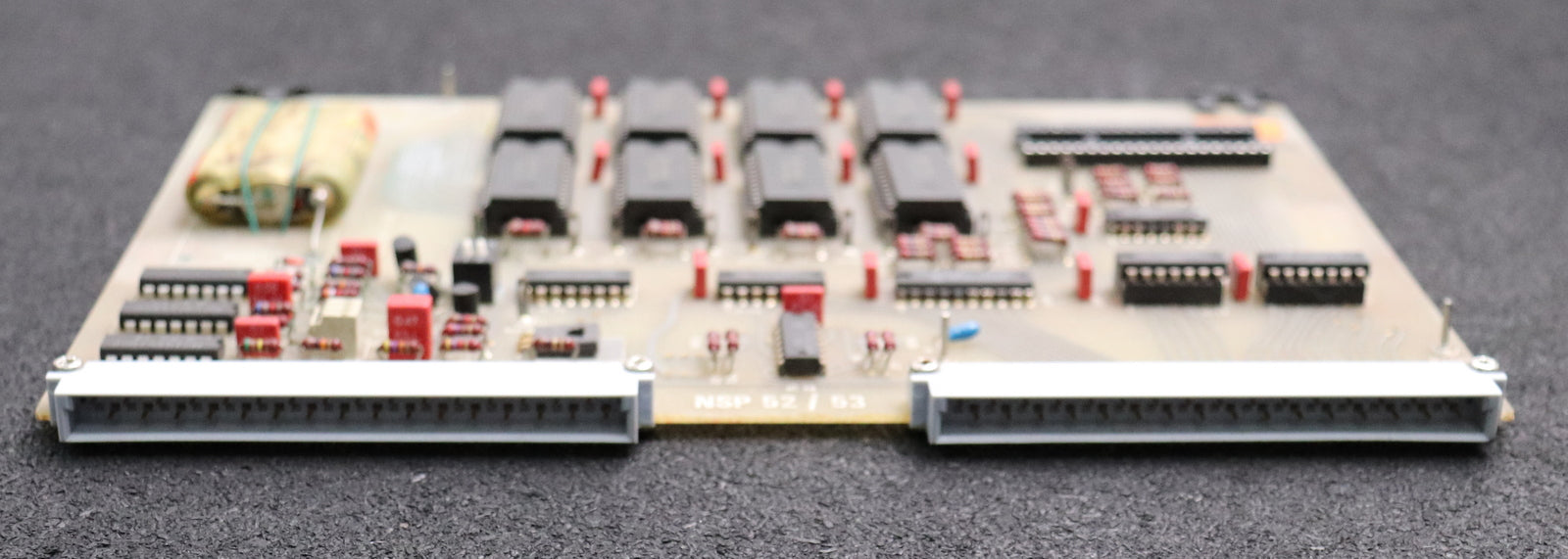 Bild des Artikels DECKEL-/-GRUNDIG-RAM-Speicherkarte-KPL-44201-722.02-NSP-52-/-53-gebraucht