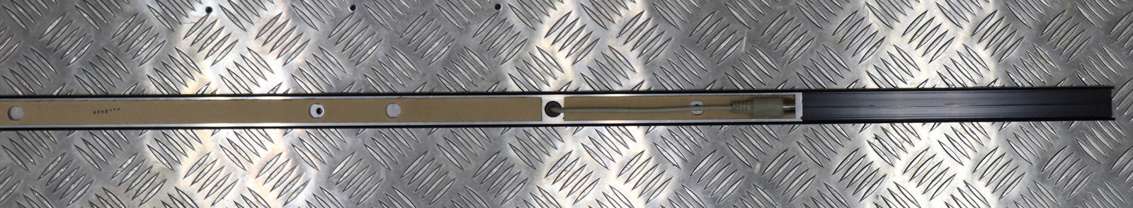 Bild des Artikels SCHMIDT-AUFZÜGE-/-MEILLER-Sensorleiste-Typ-TH2100-Fab.Nr.-673647-Länge-2,5m