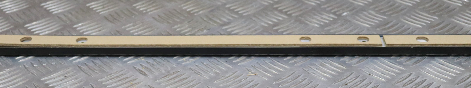 Bild des Artikels SCHMIDT-AUFZÜGE-/-MEILLER-Sensorleiste-Typ-TH2100-Fab.Nr.-673647-Länge-2,5m