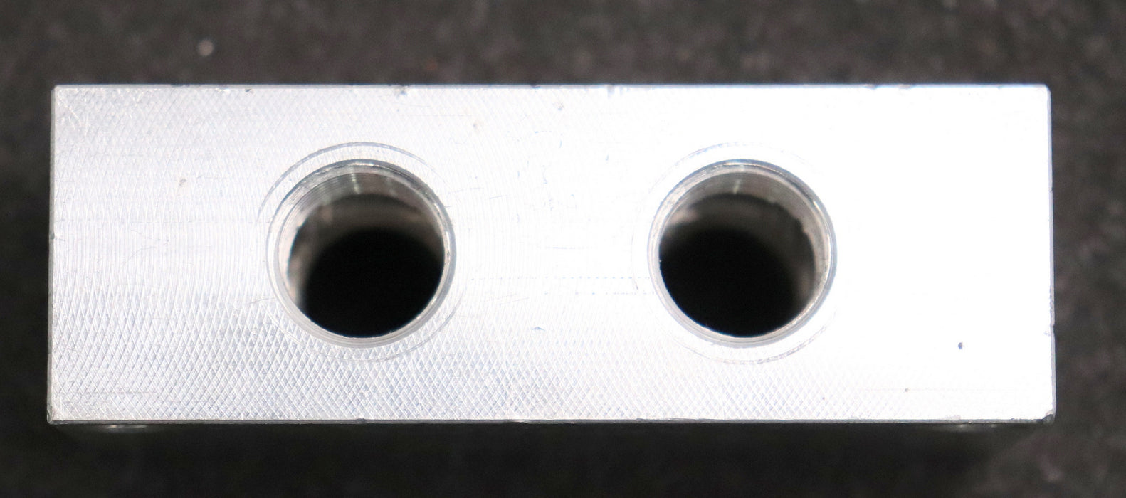 Bild des Artikels GUENTHER-2x-Verteilerblock-107431-2x-G3/8''-4x-G1/4''-Material-Aluminium