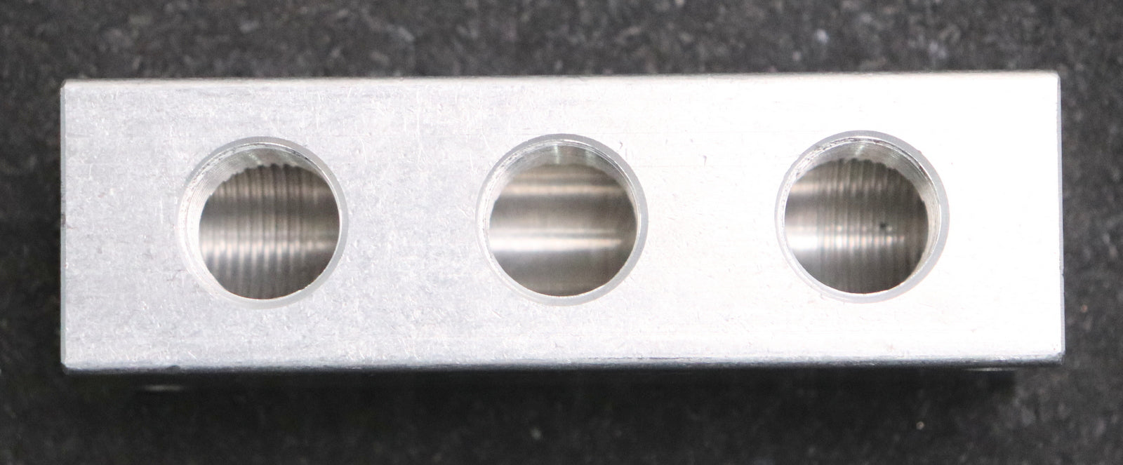 Bild des Artikels GUENTHER-Verteilerblock-107404-5x-G3/8''-Material-Aluminium-Maße-100x40x30mm