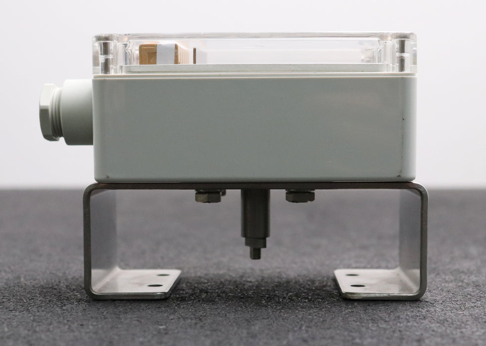 Bild des Artikels AMG-Schlitzinitiator-mit-2x-Rollenendschalter-unbenutzt