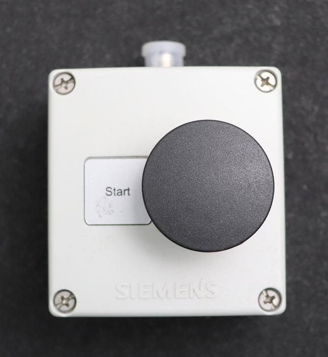 Bild des Artikels SIEMENS-Druckknopf-3SB38…-mit-Buchse-5-Pin-male-unbenutzt