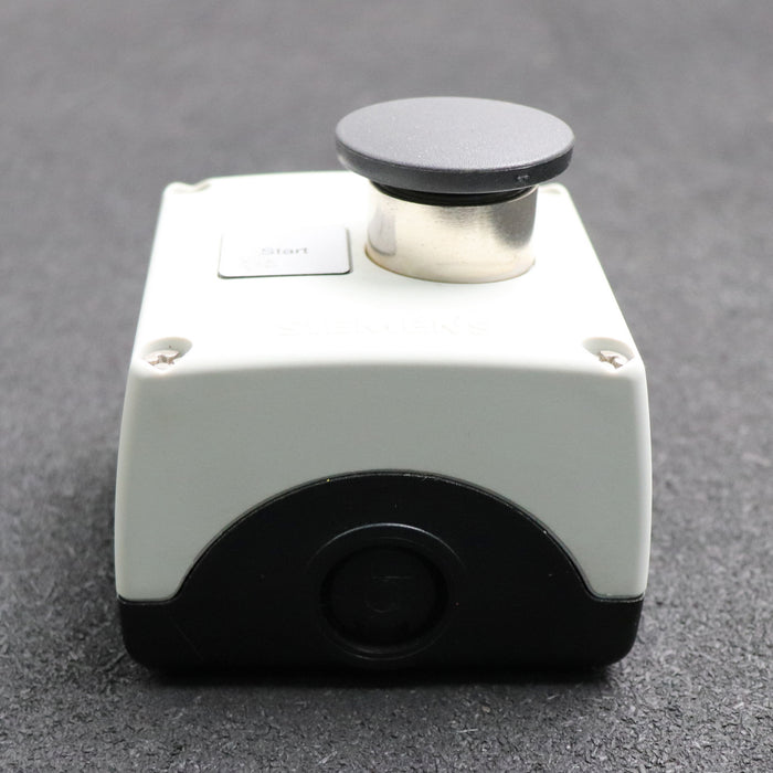 Bild des Artikels SIEMENS-Druckknopf-3SB38…-mit-Buchse-5-Pin-male-unbenutzt